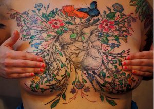 Tatuaggio al seno