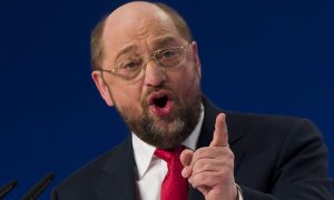 Martin Schulz, top-candidate of the Social Democratic Party (SPD) in this year's European Parliament elections, delivers a speech outlining the program of his campaign to become the next President of the European Commission, during a SPD extraordinary congress in Berlin January 26, 2014. REUTERS/Thomas Peter (GERMANY - Tags: POLITICS)