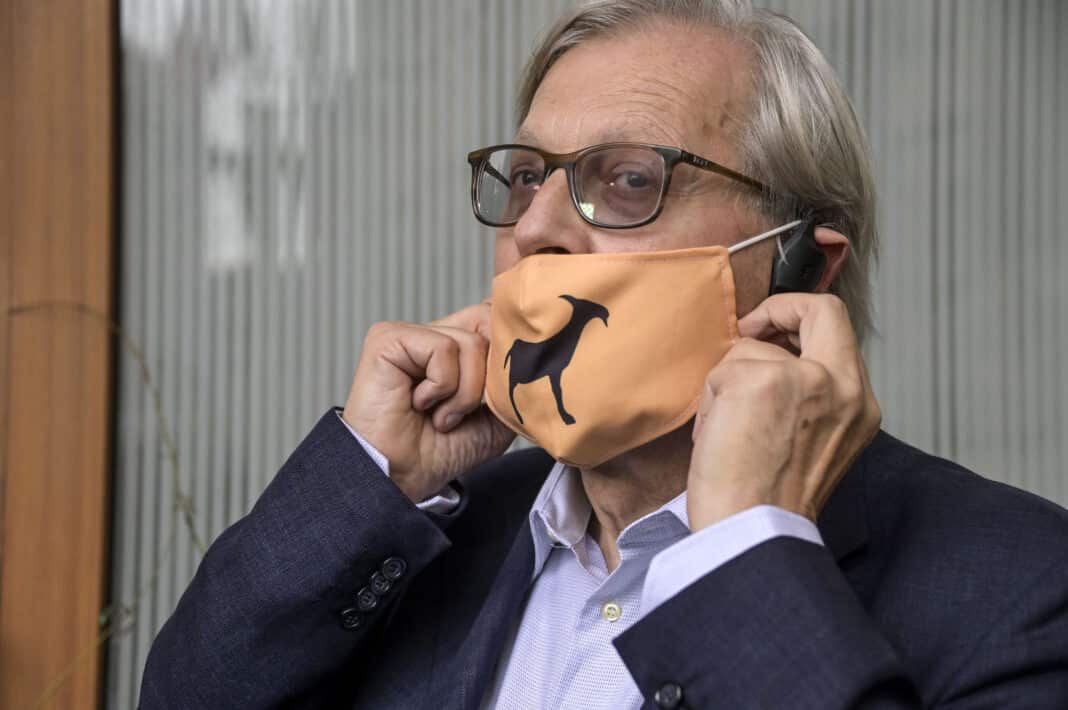 Sgarbi si candida a sindaco di Roma: "Raggi peggiore calamità dai tempi