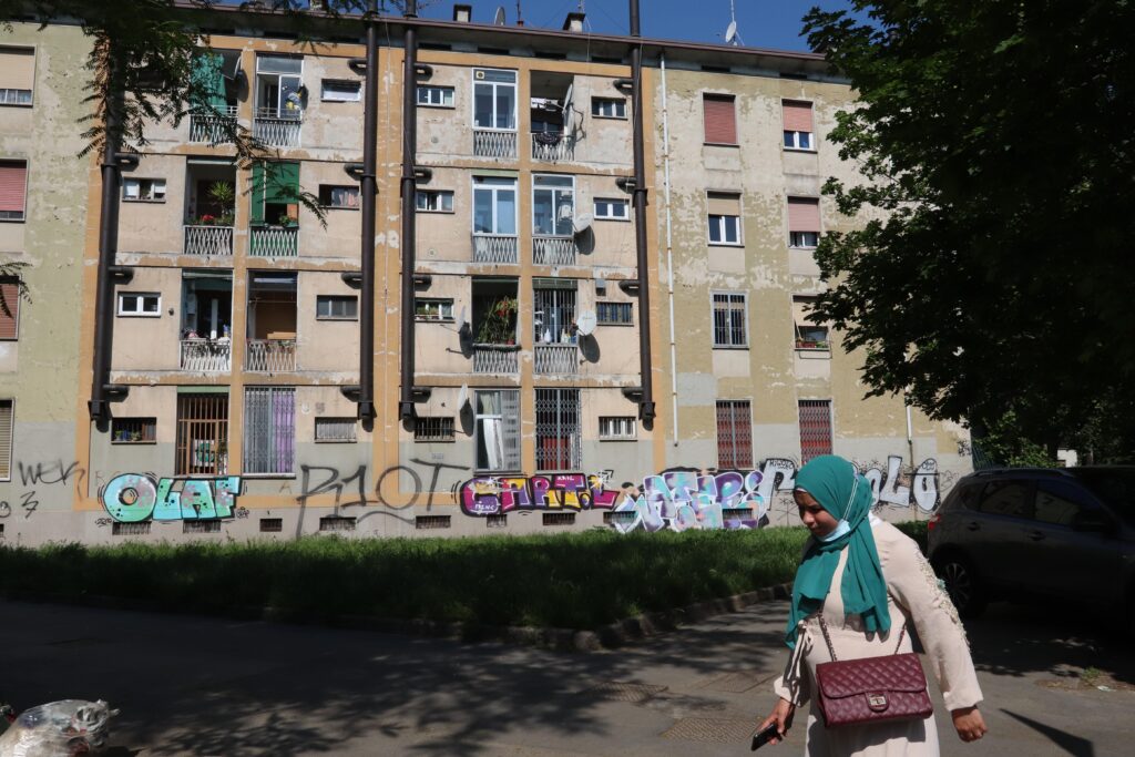 Milano, Case Popolari Ostaggio Degli Immigrati: 3.100 Occupazioni, Tra ...