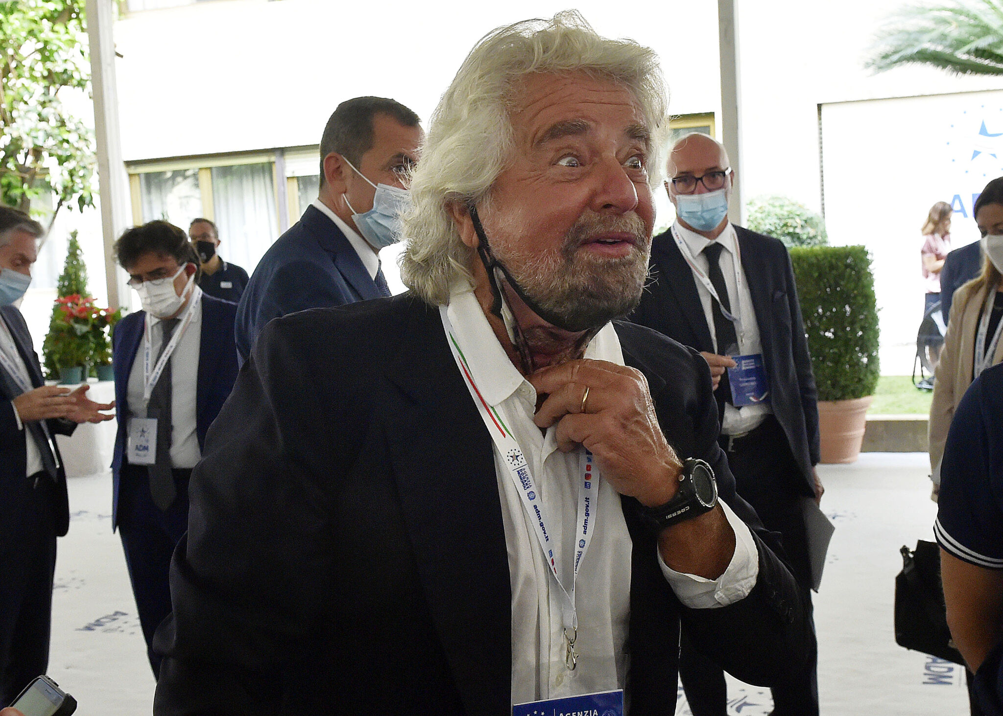 Beppe Grillo è Un Fantasma Ma Il M5s Gli Rinnova Il Contratto Da 300mila Euro 2644