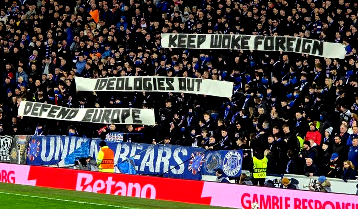 Gli ultras del Rangers a Ibrox: “Fuori il woke, difendi l’Europa”